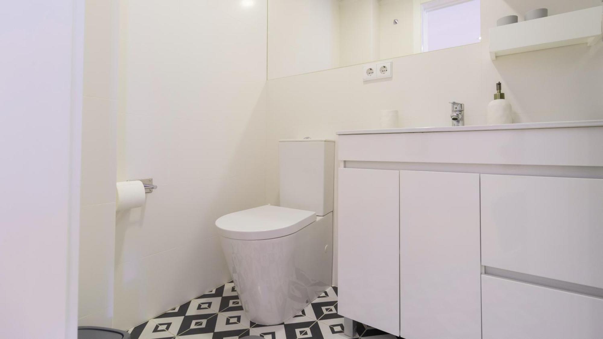 City Center Duplex W Patio By Lovelystay Porto Eksteriør bilde
