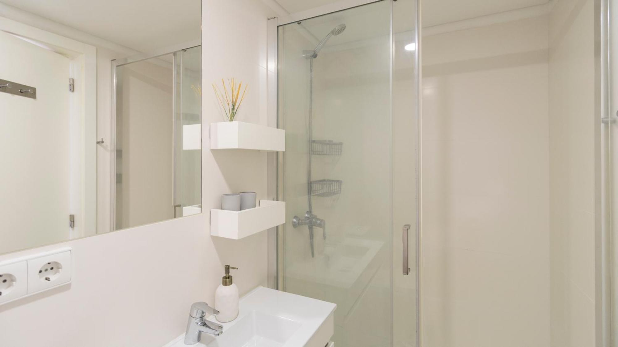 City Center Duplex W Patio By Lovelystay Porto Eksteriør bilde