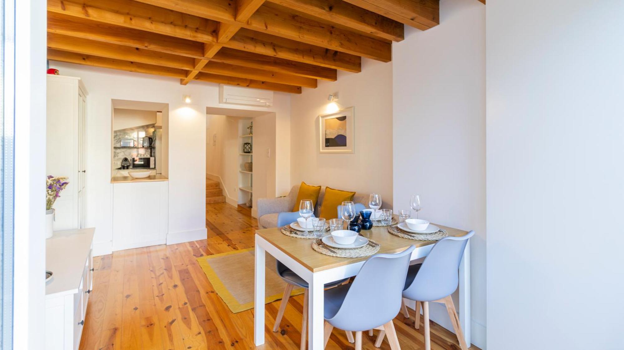 City Center Duplex W Patio By Lovelystay Porto Eksteriør bilde