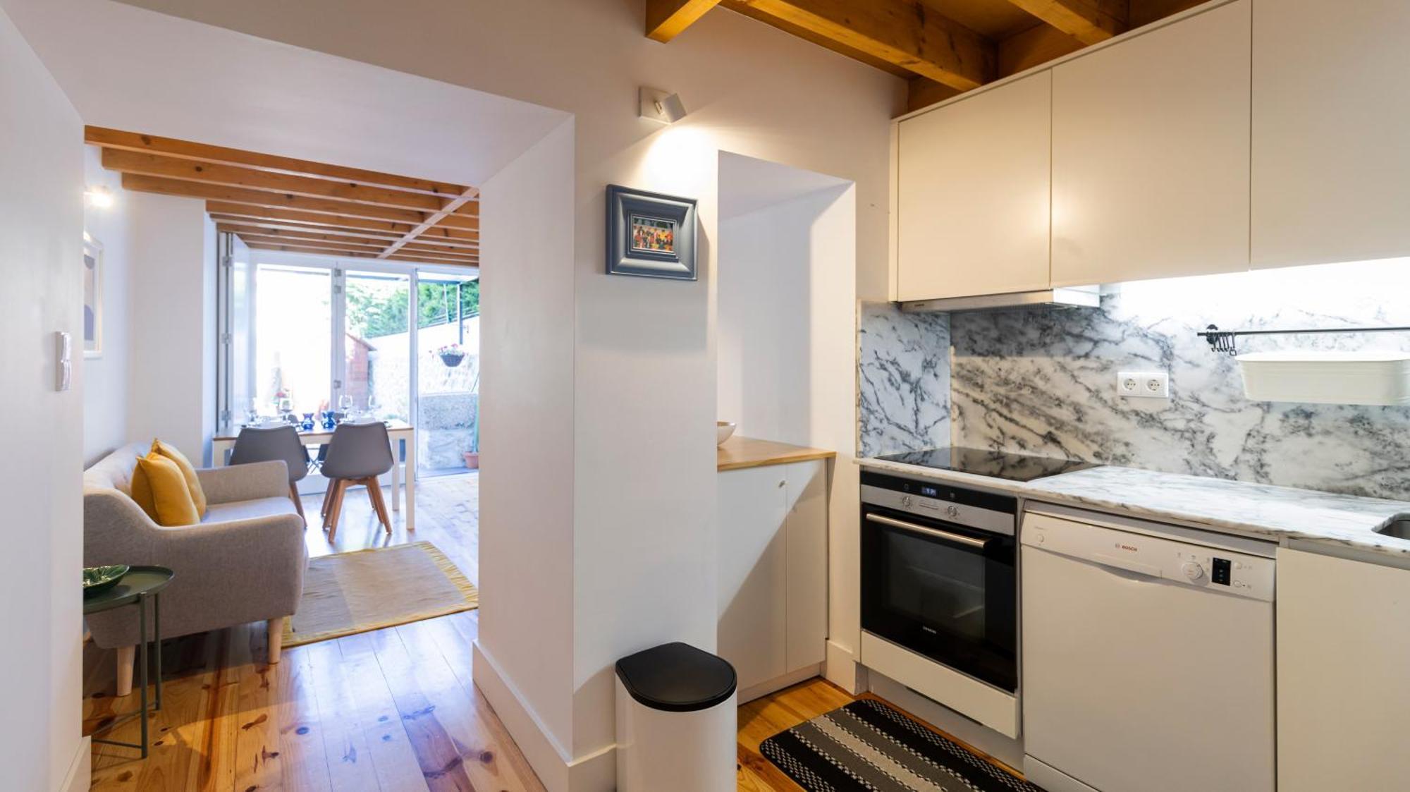 City Center Duplex W Patio By Lovelystay Porto Eksteriør bilde
