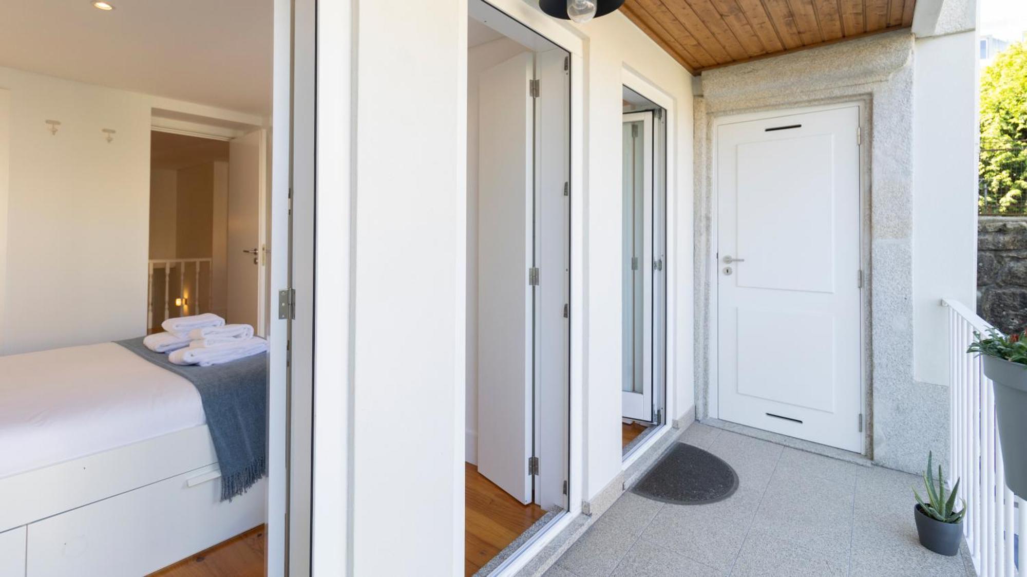 City Center Duplex W Patio By Lovelystay Porto Eksteriør bilde
