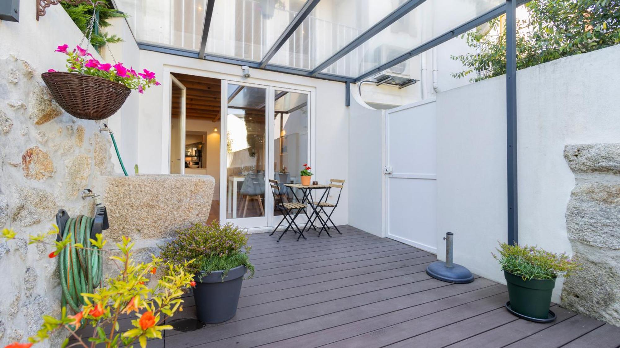 City Center Duplex W Patio By Lovelystay Porto Eksteriør bilde