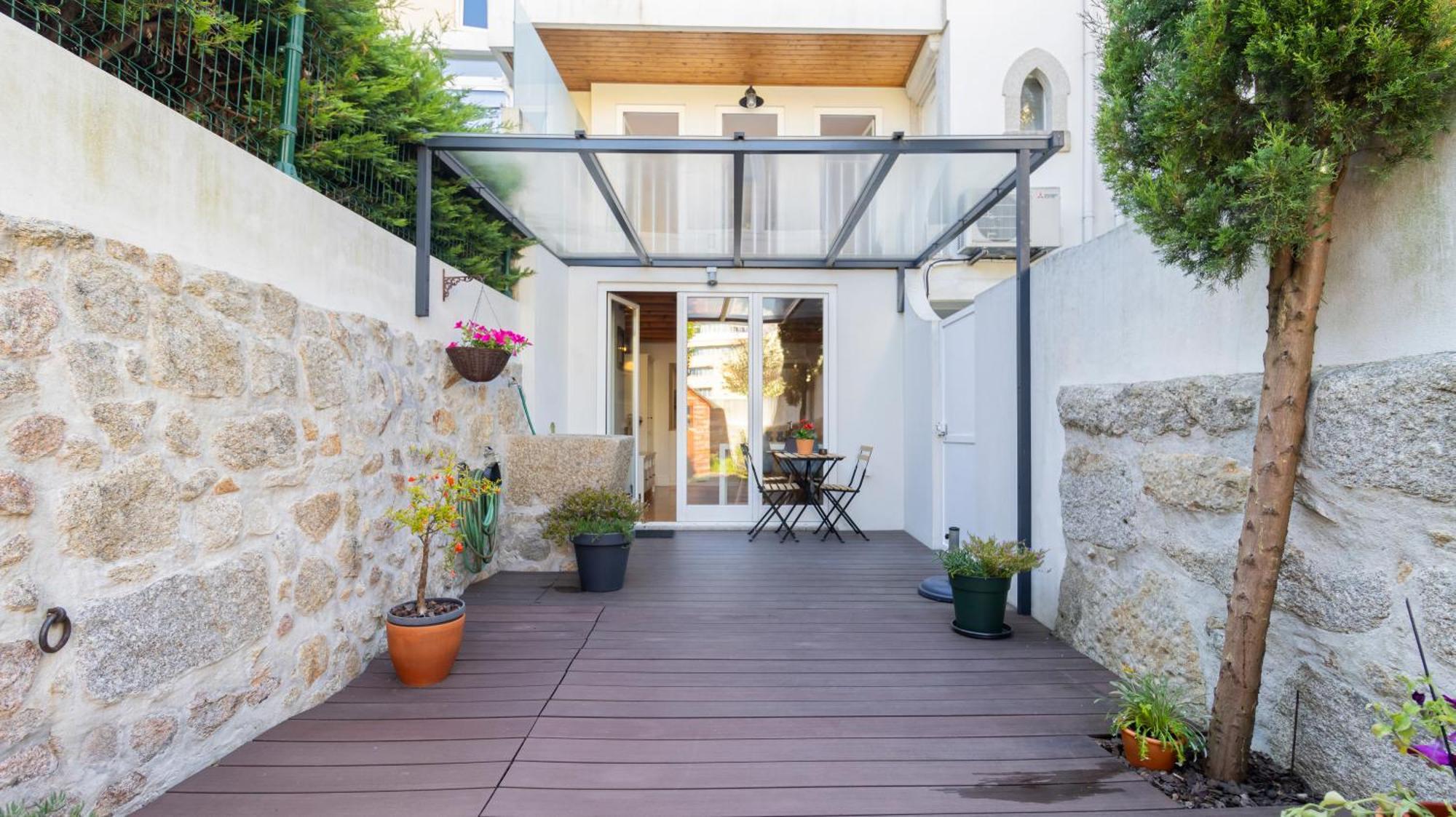 City Center Duplex W Patio By Lovelystay Porto Eksteriør bilde