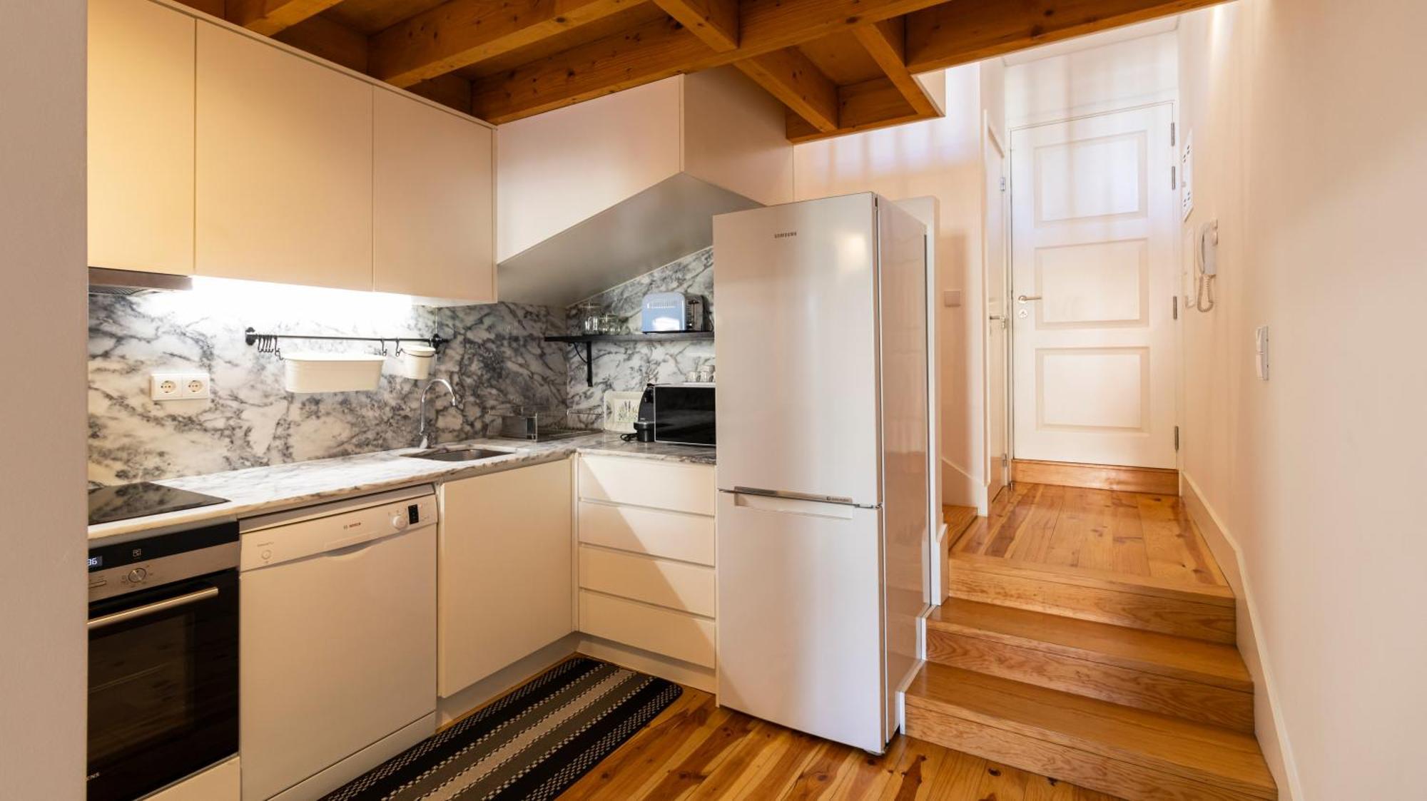 City Center Duplex W Patio By Lovelystay Porto Eksteriør bilde