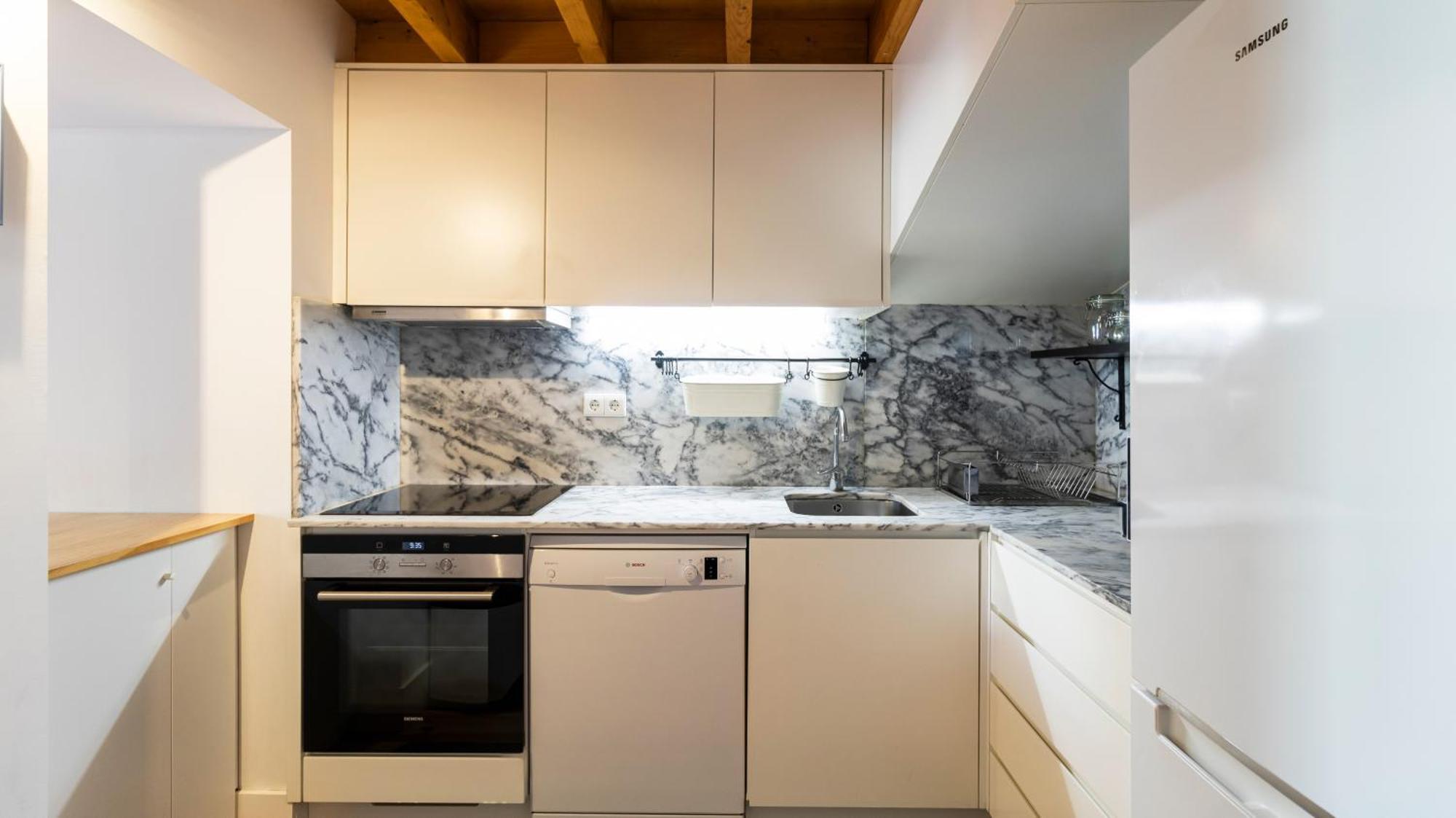 City Center Duplex W Patio By Lovelystay Porto Eksteriør bilde