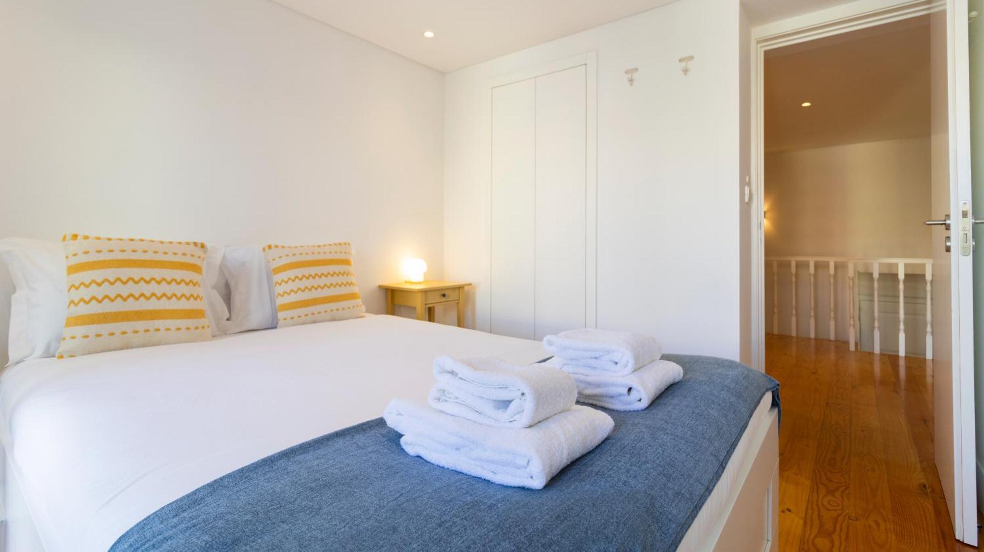 City Center Duplex W Patio By Lovelystay Porto Eksteriør bilde